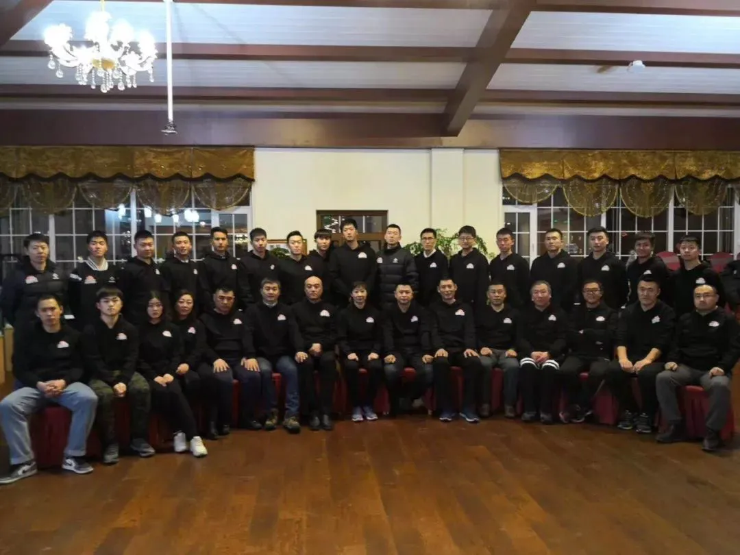 控卫如何通过视频学习提高技术水平_0